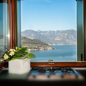 Casa Distone Sale Marasino